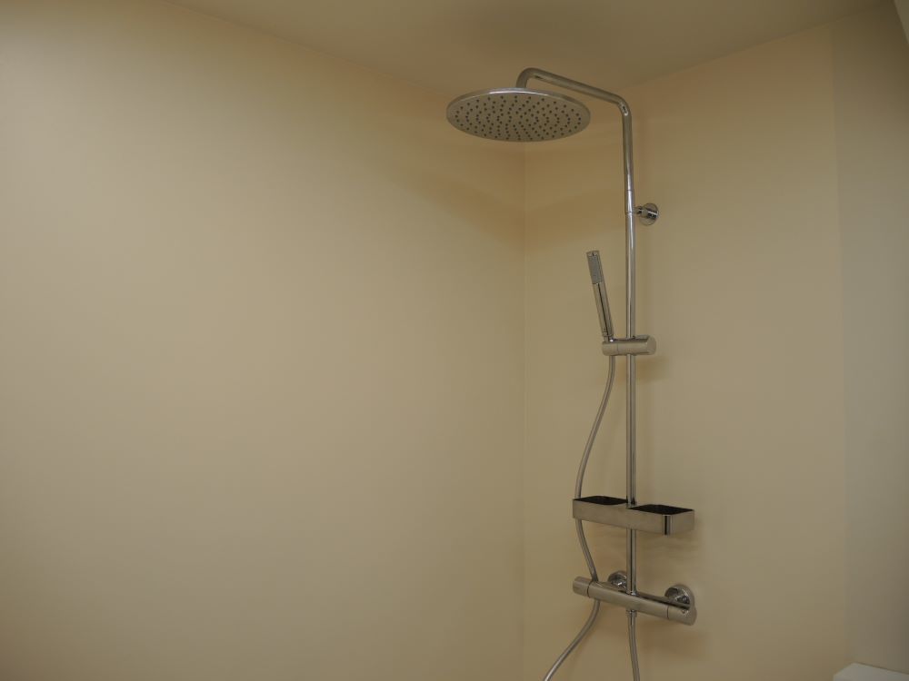 Декоративная штукатурка для ремонта стен в ванной комнате и санузле